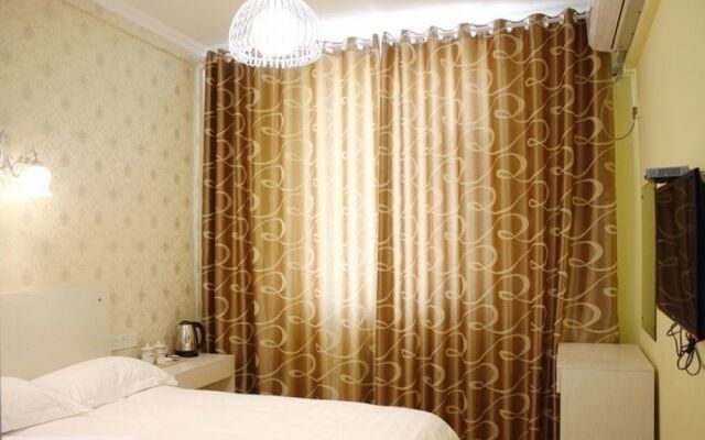Luoyang Love Me Fashion Hotel