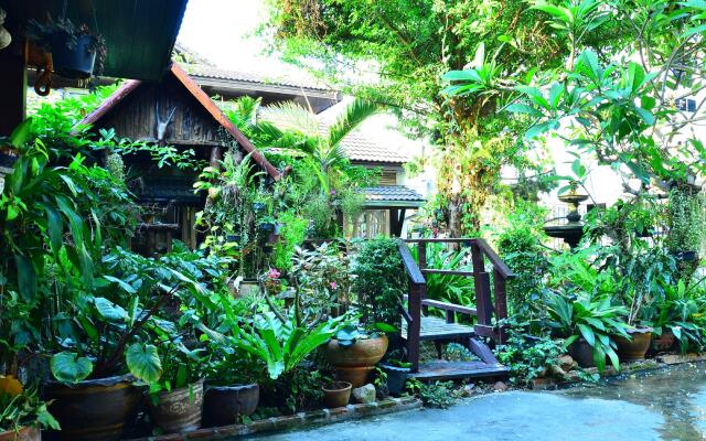 Baan Somboon Guesthouse