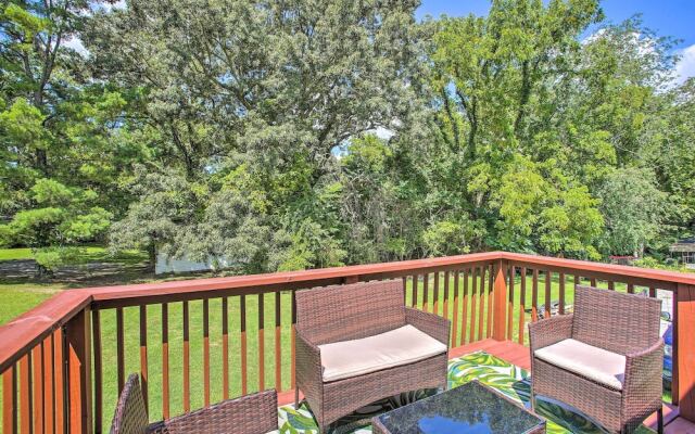 Charming Springfield Escape w/ Furnished Deck