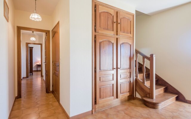 Refined Holiday Home in Villefranche-du-perigord With Garden