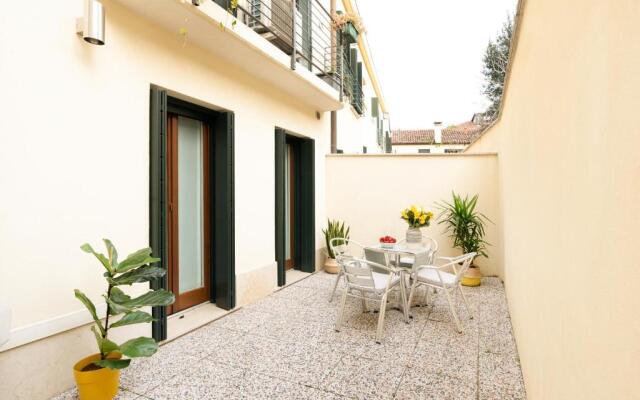 Ca' Degli Antichi Giardini Apartments