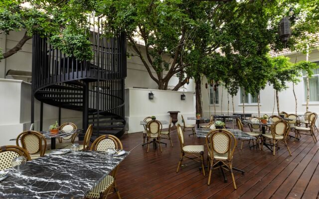 The Monarch Hotel