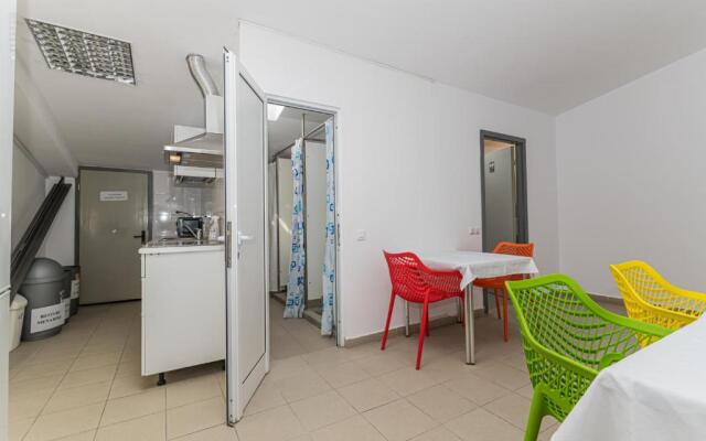 Hostel Ghimbav Airport