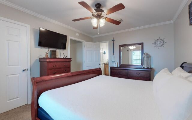 2br/2ba Full Condo w/ Pool & Gym, Sleeps 6