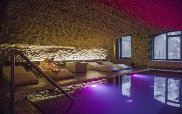 NE5T Suites & Spa