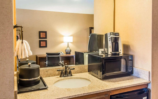 Comfort Inn & Suites
