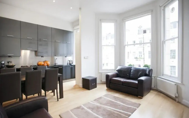 Cathcart Road IV by Onefinestay