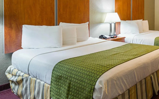 Econo Lodge & Suites