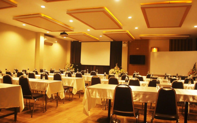 Metro Hotel & Spa