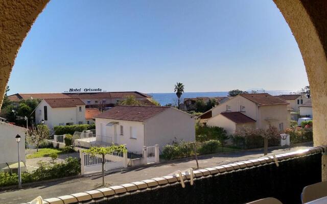 studio à 100m de la plage et de la piscine