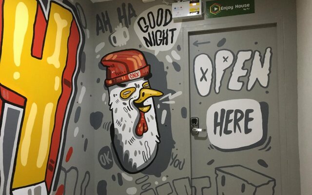 Enjoy House - Hostel