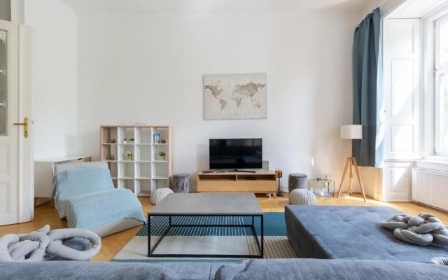 SUPER CENTRAL 2BR-2BT with Balcony&View&Sauna&Jacuzzi