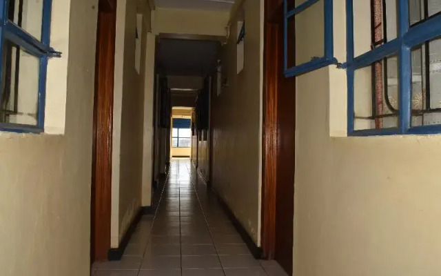 Ibis  2000 Hotel Karatina