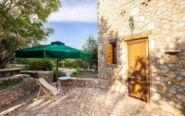 Stone Farmhouse in Groves - Sea Mountain Views