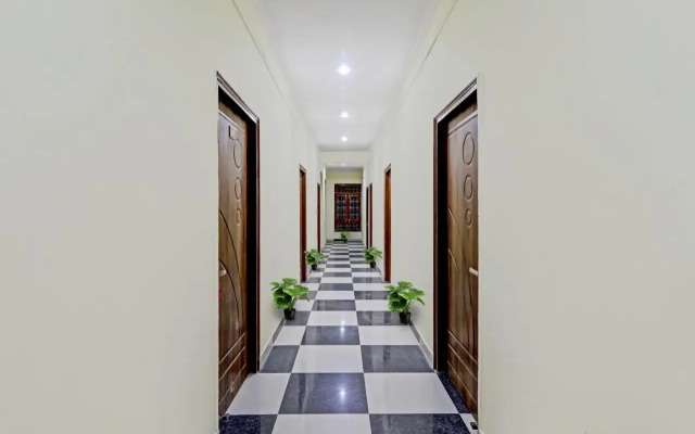 Oyo Flagship 92980 Empire Inn