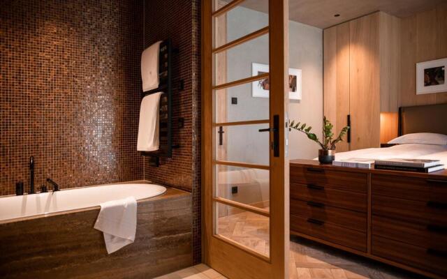 Arla Luxury Home