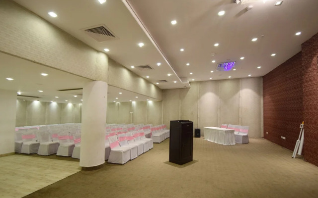 Capital O 23134 Hotel Radiant Star