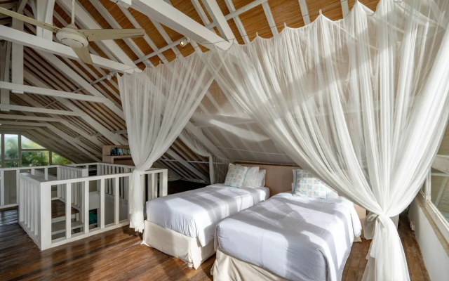 Casa Del Mar