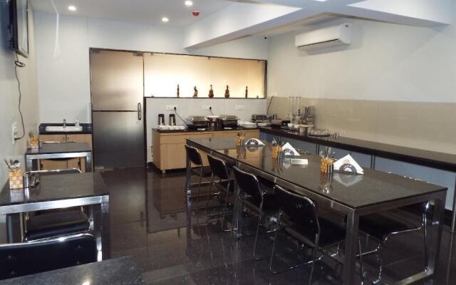 Hotel Berlin Gandhinagar