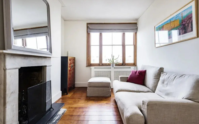 Panoramic Hammersmith Home Near The River Thames