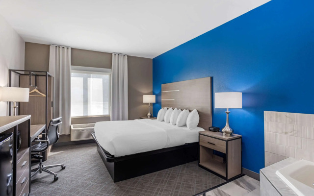 Comfort Inn & Suites Harrisburg-Hershey North