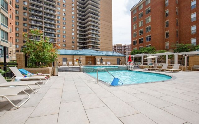2BR Luxury City Suite With Gym & Pool