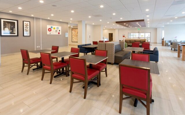 Holiday Inn Express & Suites Seattle South - Tukwila by IHG