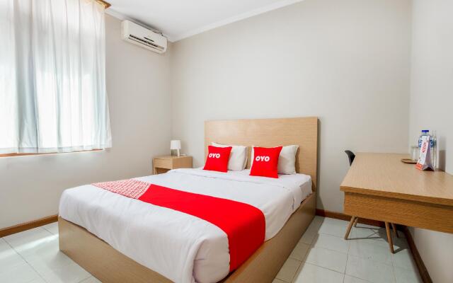 OYO 3819 Hotel Winotosastro