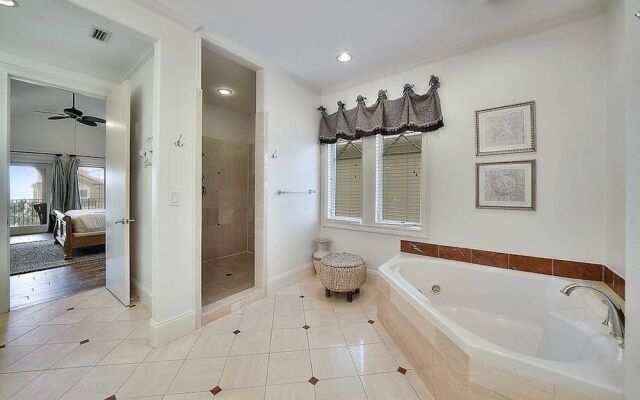 Villa Playa by RedAwning