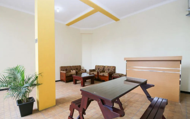 RedDoorz @ Jalan Kedawung