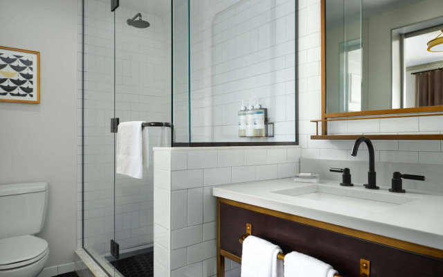 Hotel Phillips Kansas City Curio Collection by Hilton