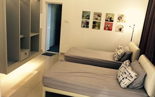 Lux Desaru Villa – Guest Rooms – Bandar Penawar