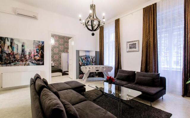 KZ5 Apartment in Kazinczy street