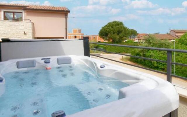 Apartment Enrico - Two Bedroom Apartment with Balcony