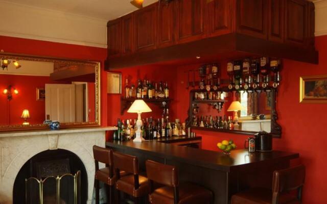 Woodlands Country House