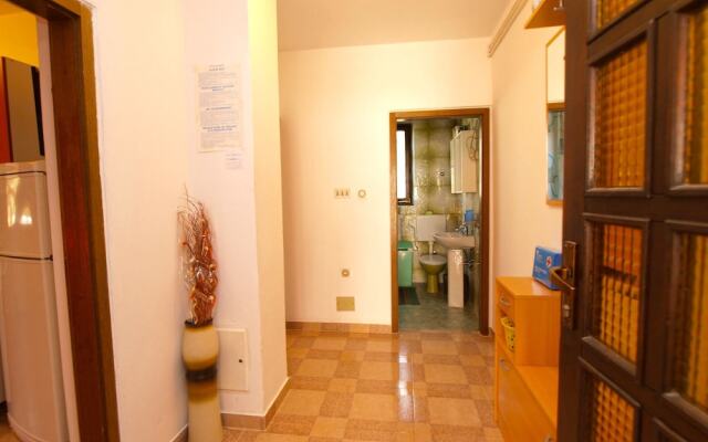 Apartments Orange 768