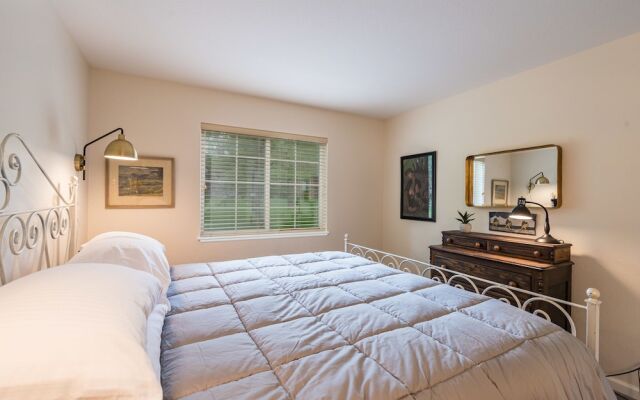 S 1425 2 Bedroom Condo by RedAwning