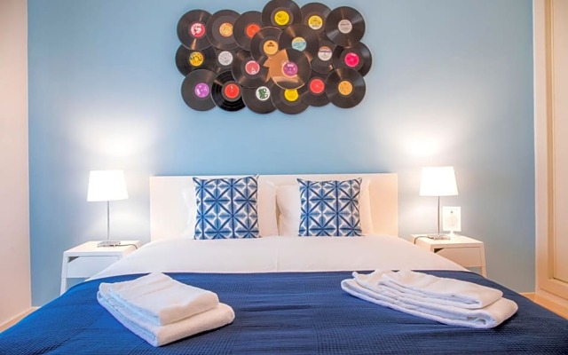 Vinyl Flat Bed & Breakfast