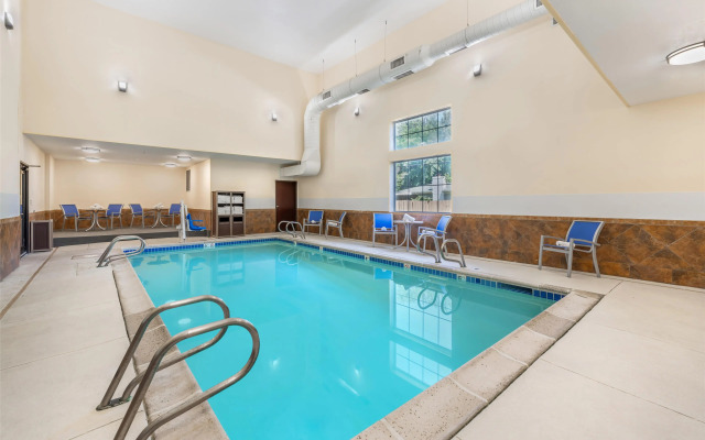 Best Western Plus Eastgate Inn & Suites