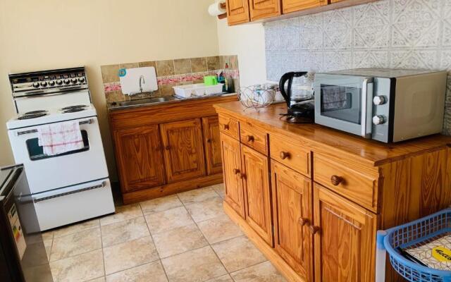 Naisiae - Lovely 1-bedroom vacation home with pool