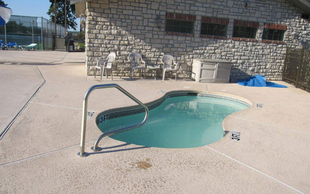 Golf 2 Screen Porches-View-Pointe Royale