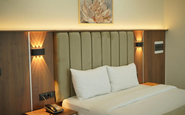 Lion City Hotel