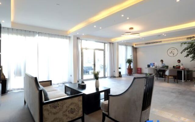 Xiamen Baihaishu Hotel (Huanghua Beach, Huandao Road)