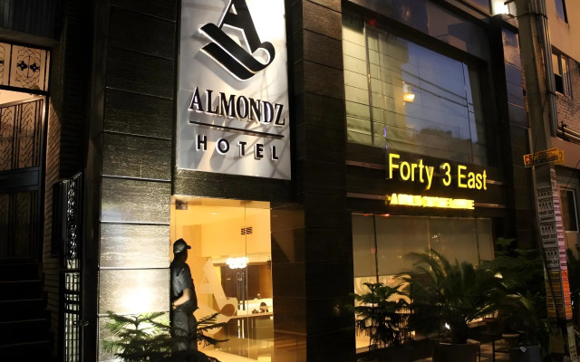 Almondz Hotel
