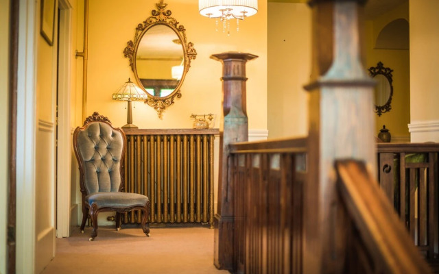 Dashwood Manor Seaside Bed & Breakfast