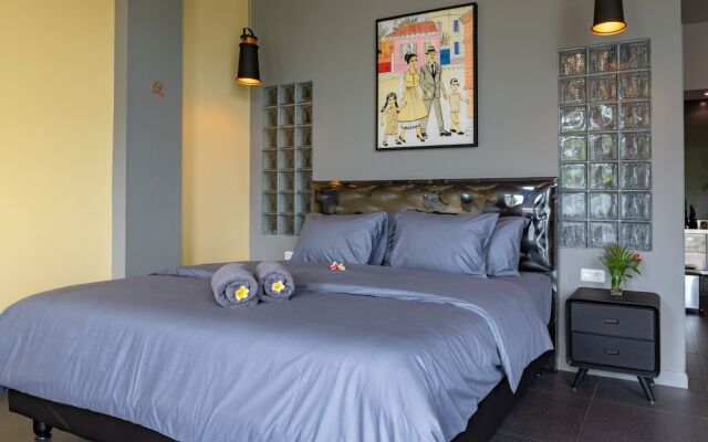 Hillside Lovina Studio