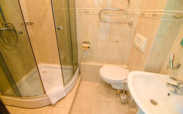 Parasat Hotel & Residence