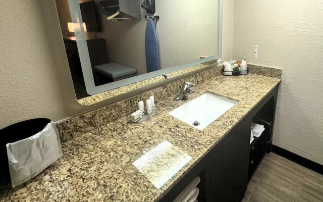 Super 8 by Wyndham Corpus Christi Airport