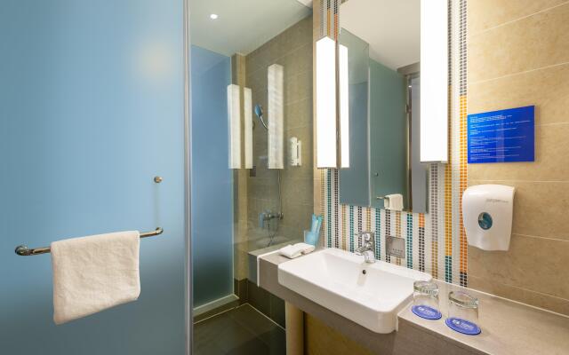 Holiday Inn Express Shanghai Pujiang by IHG