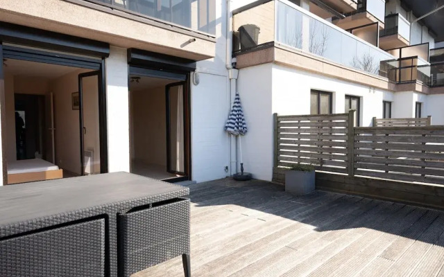Apartment With Private Balcony